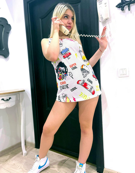 elsakroes star naked img