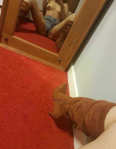 Fucktoyfelicia nude model pics