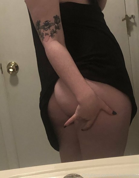 The bunny bee model beautiful img