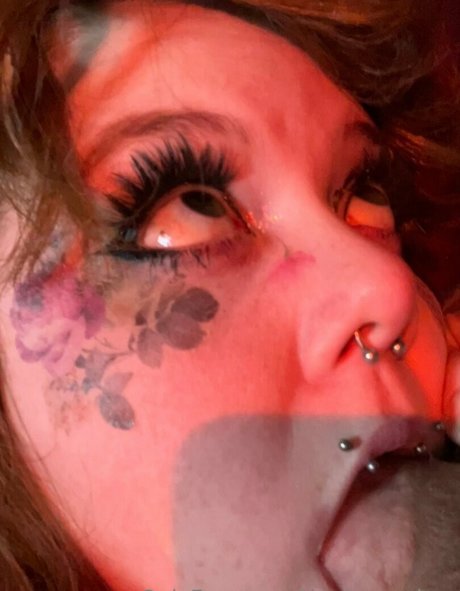 The bunny bee exclusive model photo