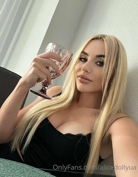 alicedollyua model exclusive pics