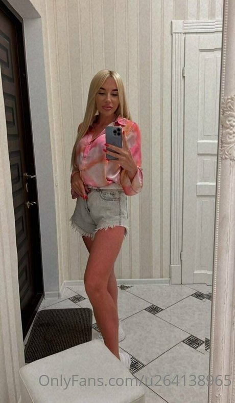 alicedollyua erotic model gallery