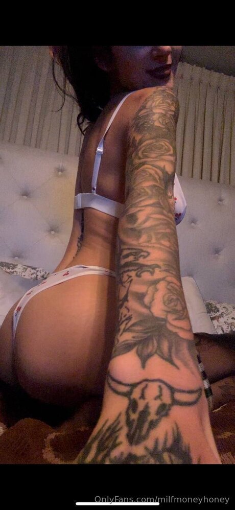 milfmoneyhoney pornstar adult pic