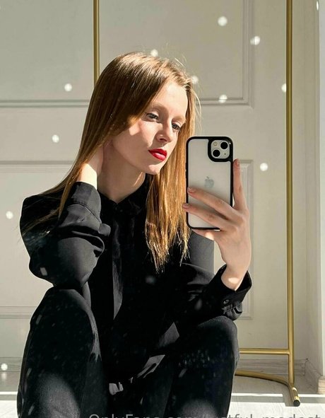 lustful modest high quality actress pictures