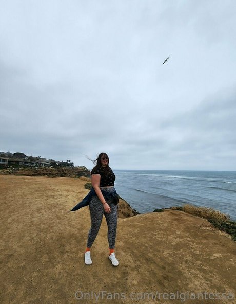 realgiantessa best actress img