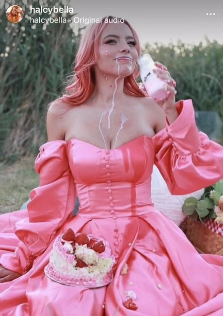 HalcyBella sex model gallery