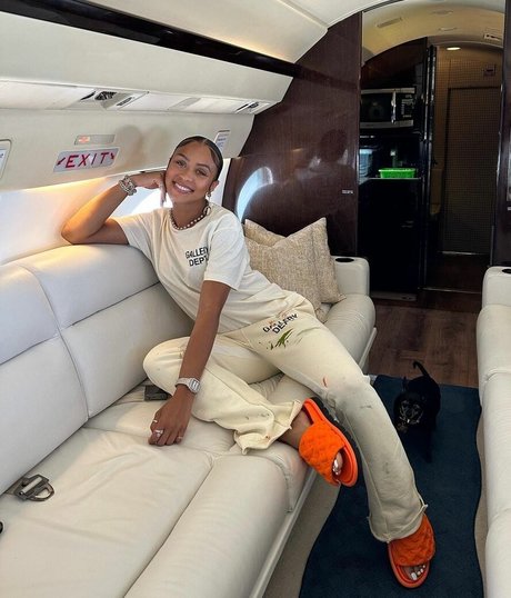 Jilly Anais pornstar pictures