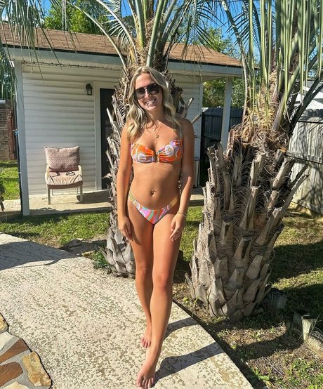 Adora Nicole pornographic actress pictures