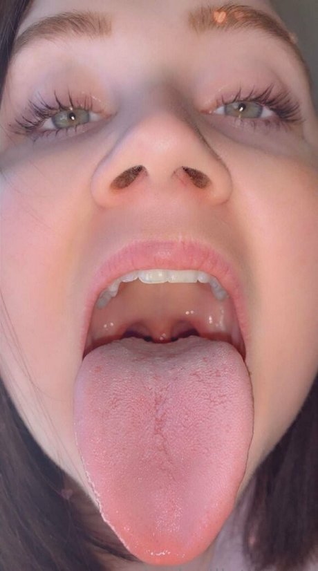 toxicallietongue porn model pic
