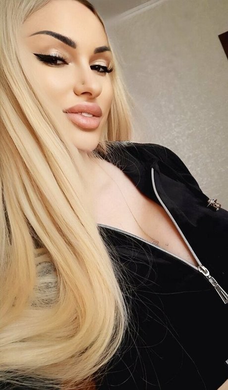 hottanuysha adult star archive