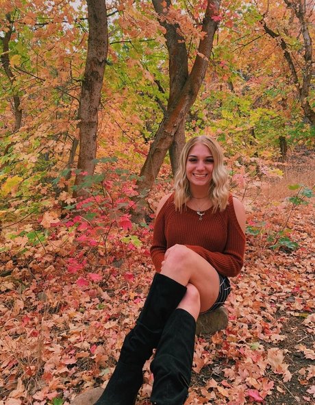 teen lesbian onlyfans nude image