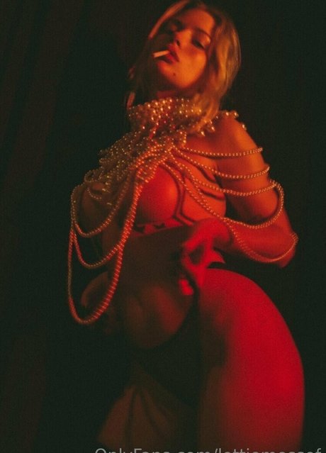 lottiemossof sexy star galleries