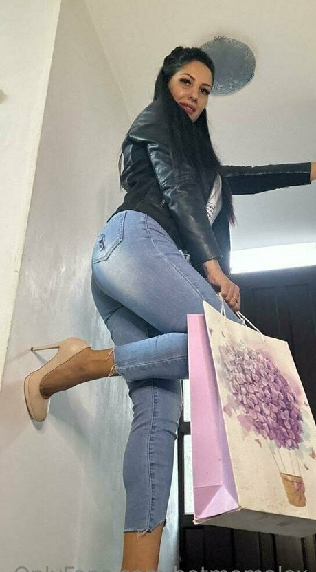 hotmomalex star hd pictures