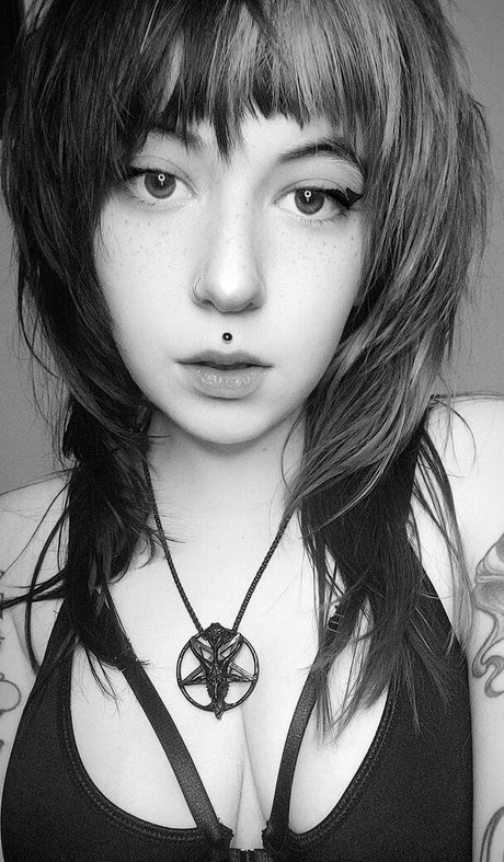 Knives erotic pornstar galleries