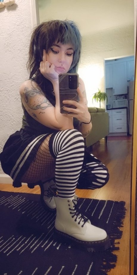 Knives pornstar erotic pictures