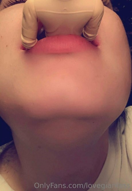 lovegiantess exclusive actress photos