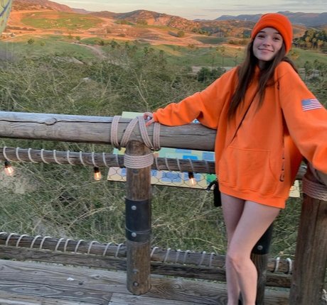 A Bit Rebecca top star img