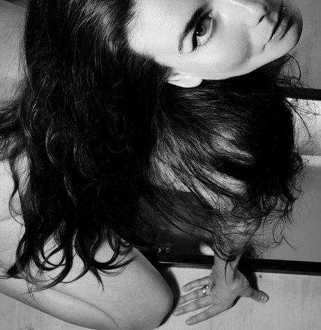 Swallowyoudown star naked img