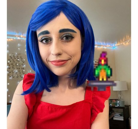 Atwentysomethingloser naked actress archive