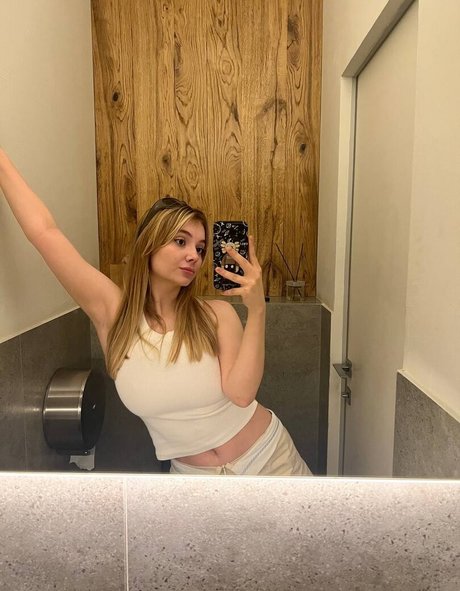 iambobriha art star img