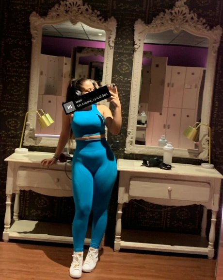 Sah Santtos_ model top photos