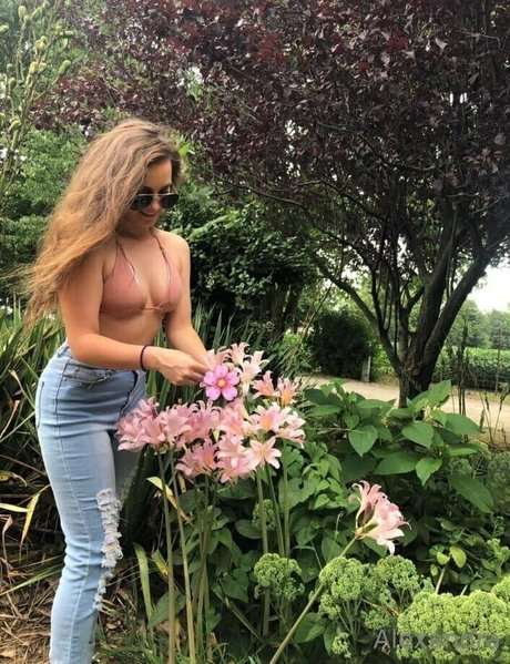 brunetteheadbaddie hd model gallery