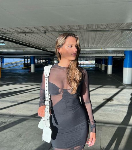 Taya Brooks model best photo