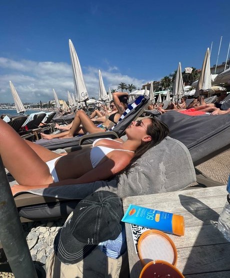 Taya Brooks model sexy photo