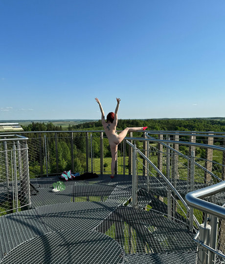 dellasweets nudes model img