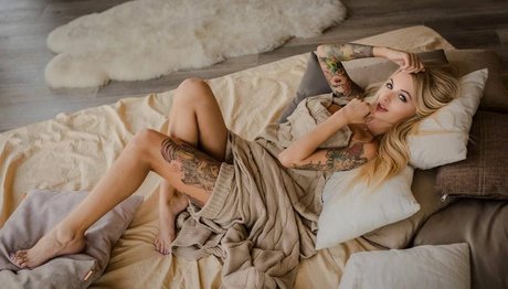 MarieDevis pornstar top image