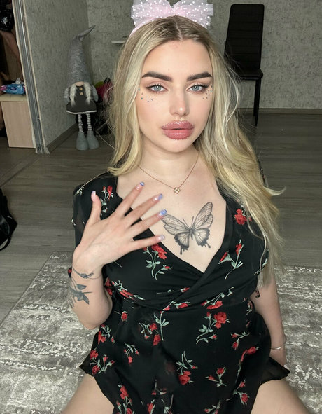 blondyaria beautiful actress pictures