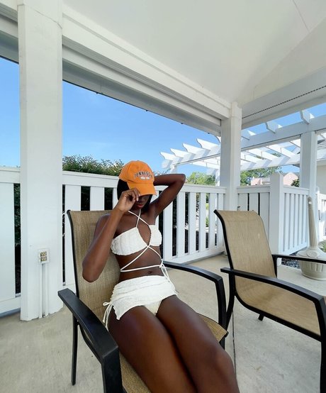 Luhmulaa star nude image