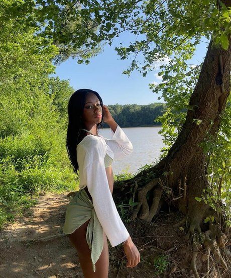 Luhmulaa erotic pornstar img