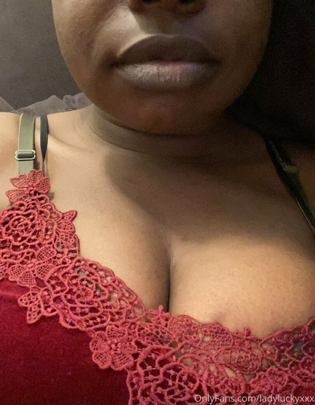 ladyluckyxxx model exclusive pictures