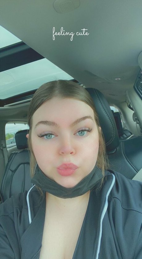 big tits mom onlyfans top pic