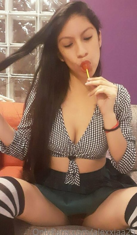 alexxiaa25 star top picture
