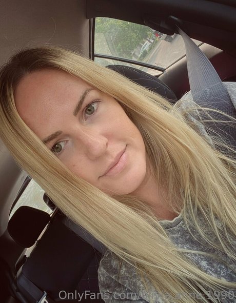 Olivia Anne 1990 model sexy image