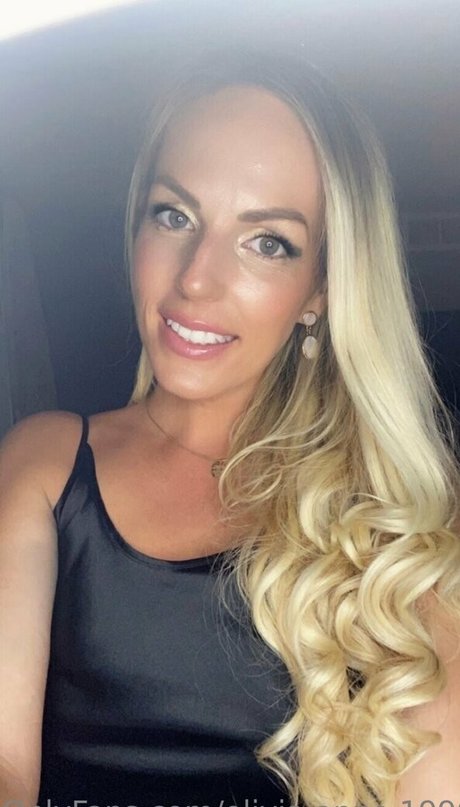 Olivia Anne 1990 pornstar perfect archive