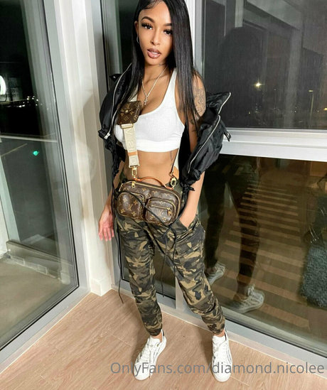 diamond nicolee nice model photo