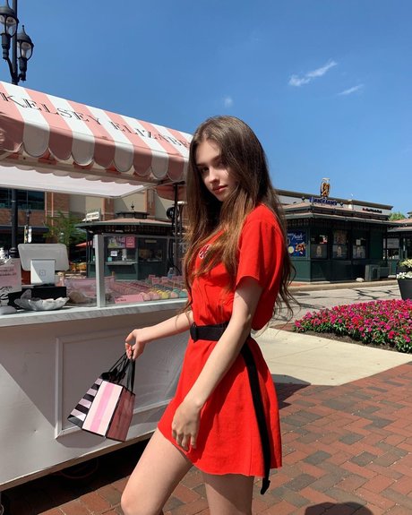 Elina Karimova naked pornstar picture