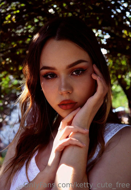 ketty cute free Quick photo