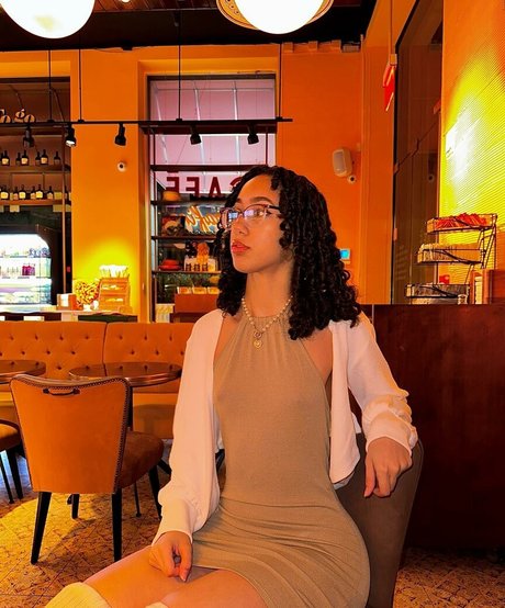 ewmxt model pretty photos