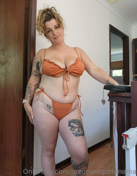 pregnantgothmama model high quality pics