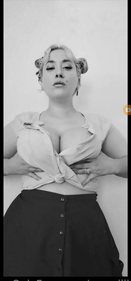 roxxxiiii nudes pornstar img