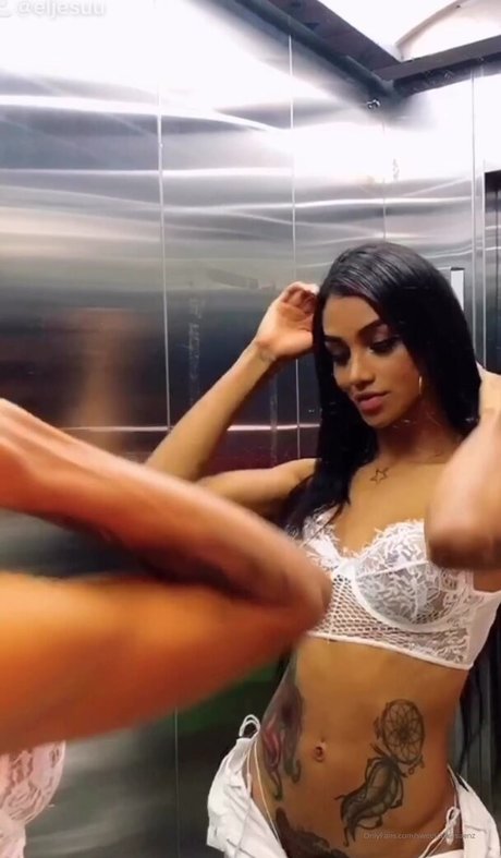 Laura Saenz beautiful actress photo