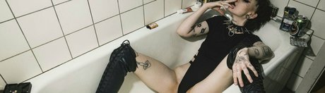 LittleDemonWitch model naked img