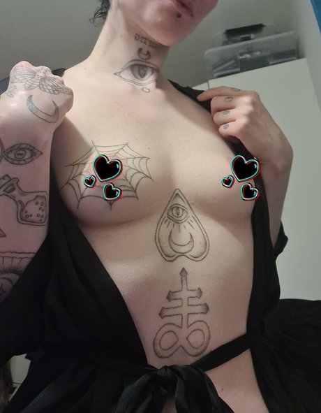 LittleDemonWitch star sexy pic