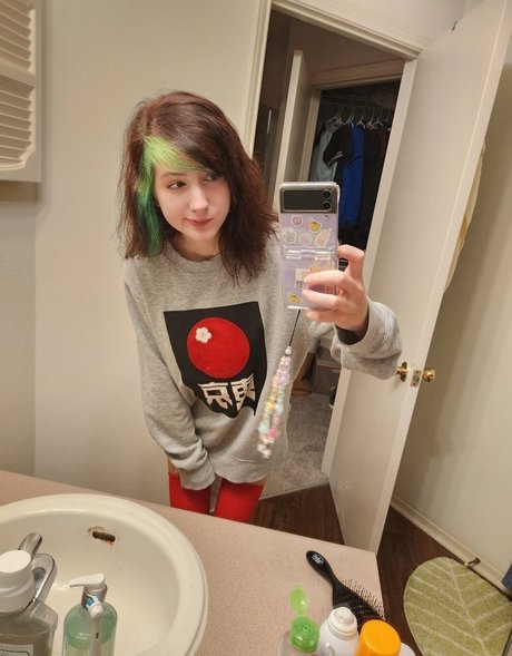 Bunimilk star nudes galleries