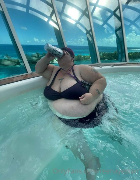 reenayestarr model adult archive