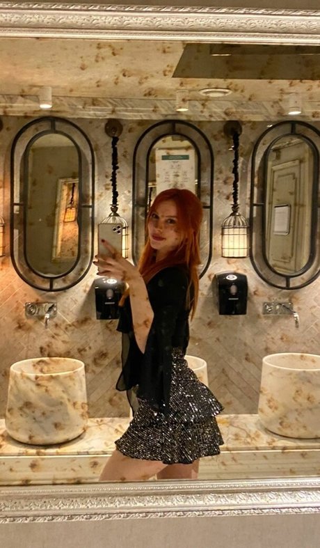 Aysennyuksel sexy star images